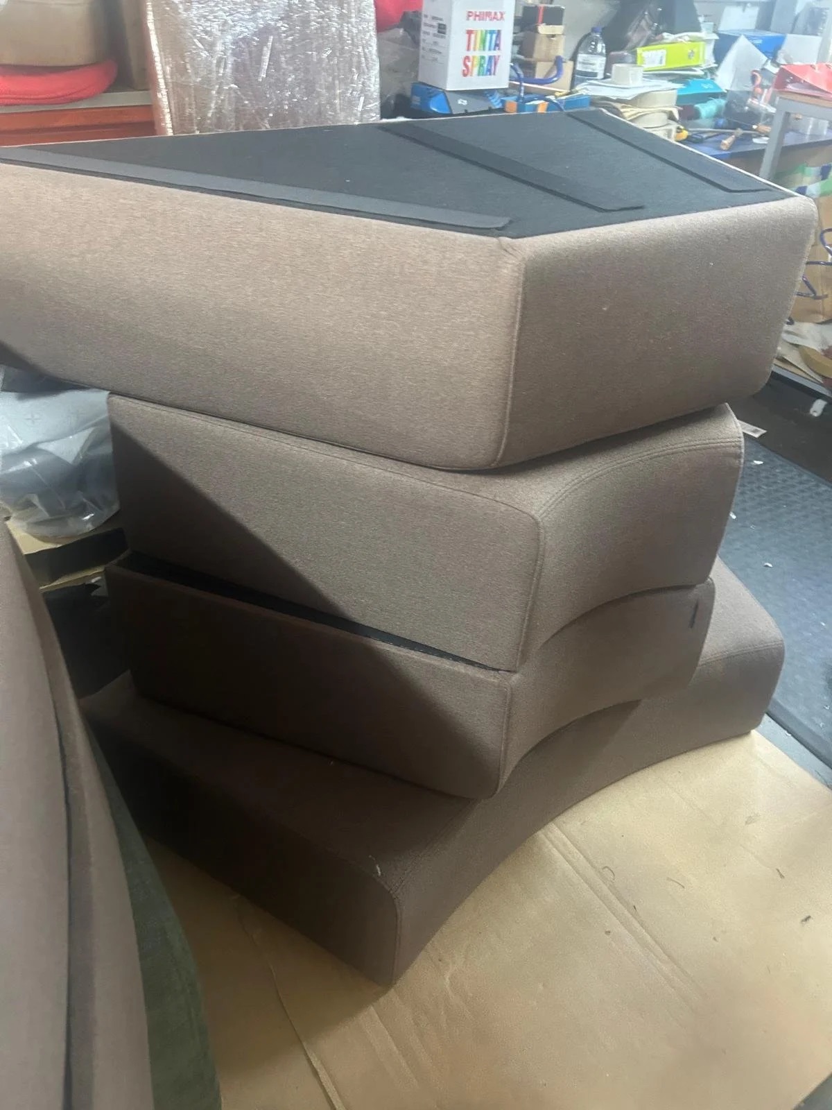 Travail du cuir & tissu en atelier